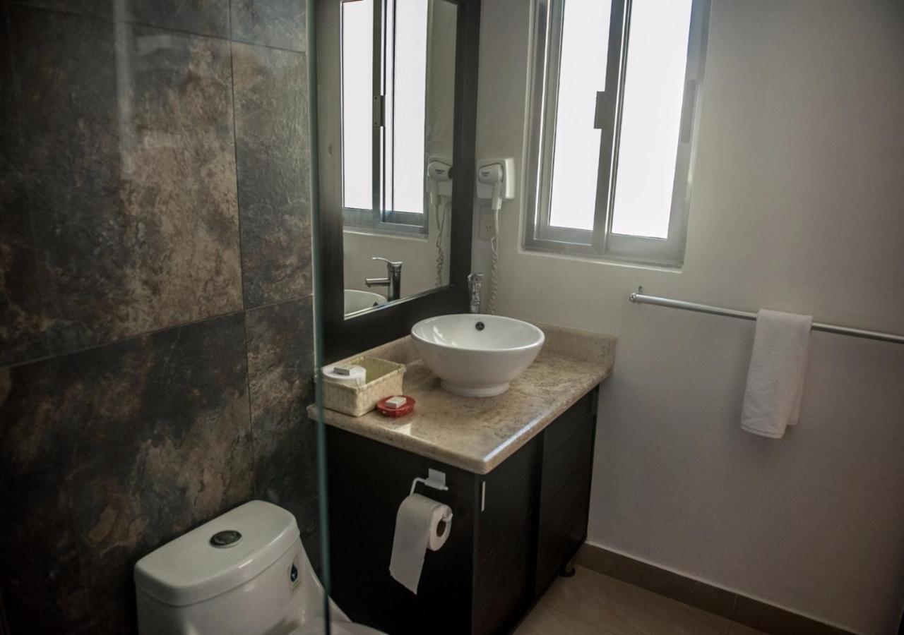 Sunrise 42 Suites By Holiday In Playa Плая дел Кармен Екстериор снимка
