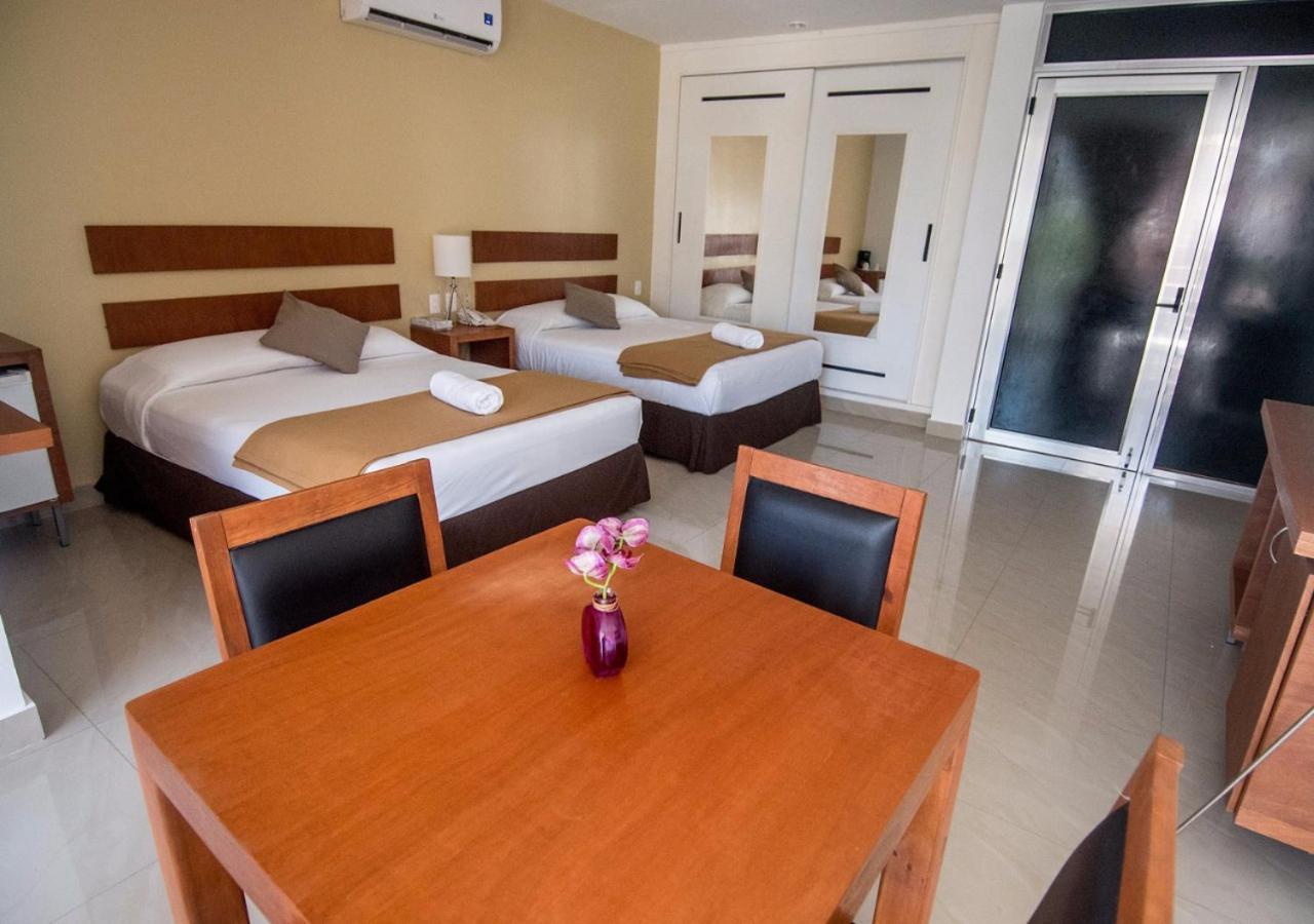 Sunrise 42 Suites By Holiday In Playa Плая дел Кармен Екстериор снимка
