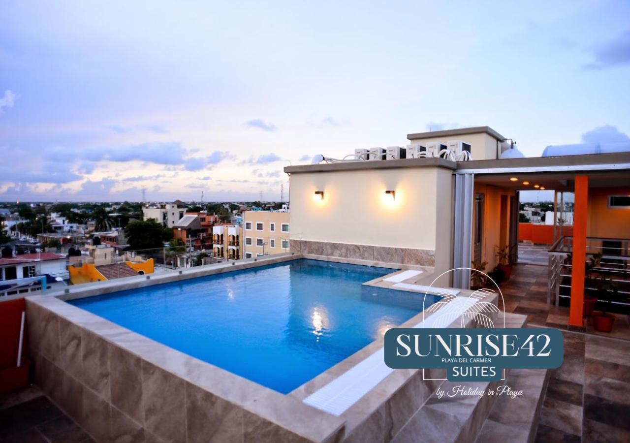 Sunrise 42 Suites By Holiday In Playa Плая дел Кармен Екстериор снимка